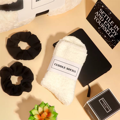 Cleo Black & White Gift Set